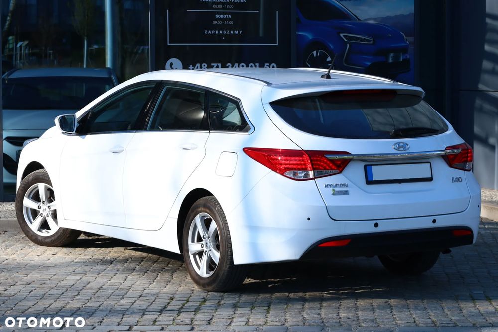 Hyundai i40 Kombi blue 1.6 Family+ - 10