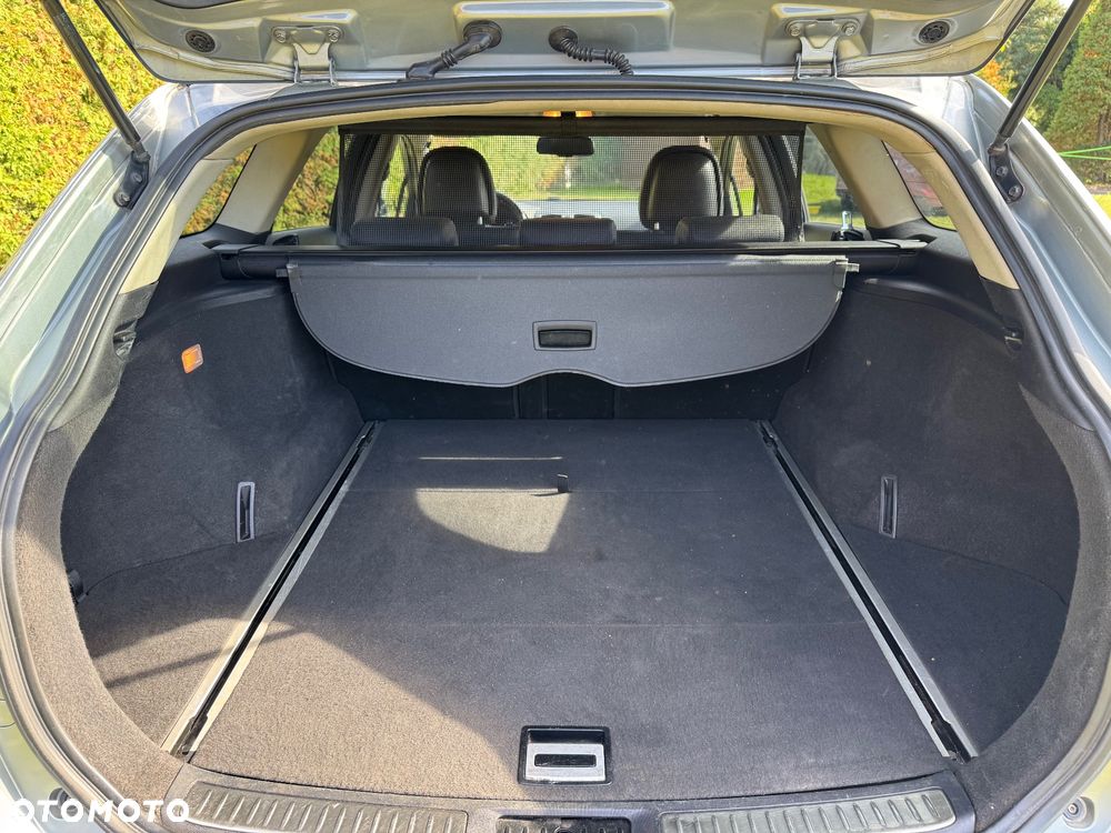 Toyota Avensis - 17