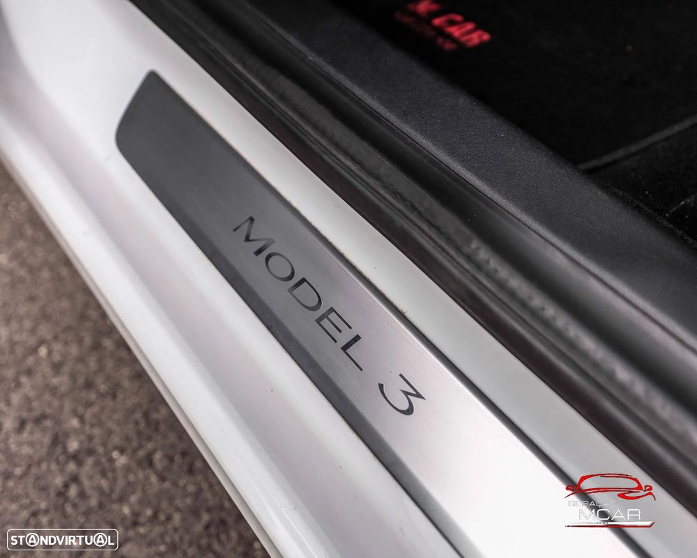 Tesla Model 3 Long-Range Dual Motor AWD - 16