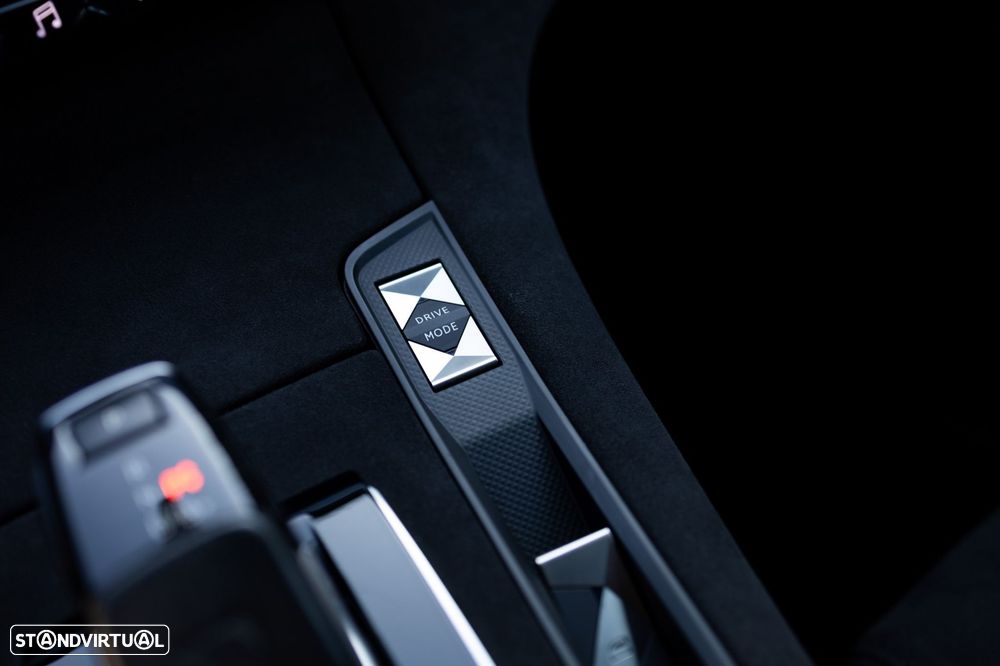 DS DS7 Crossback E-Tense Performance Line EAT8 - 18