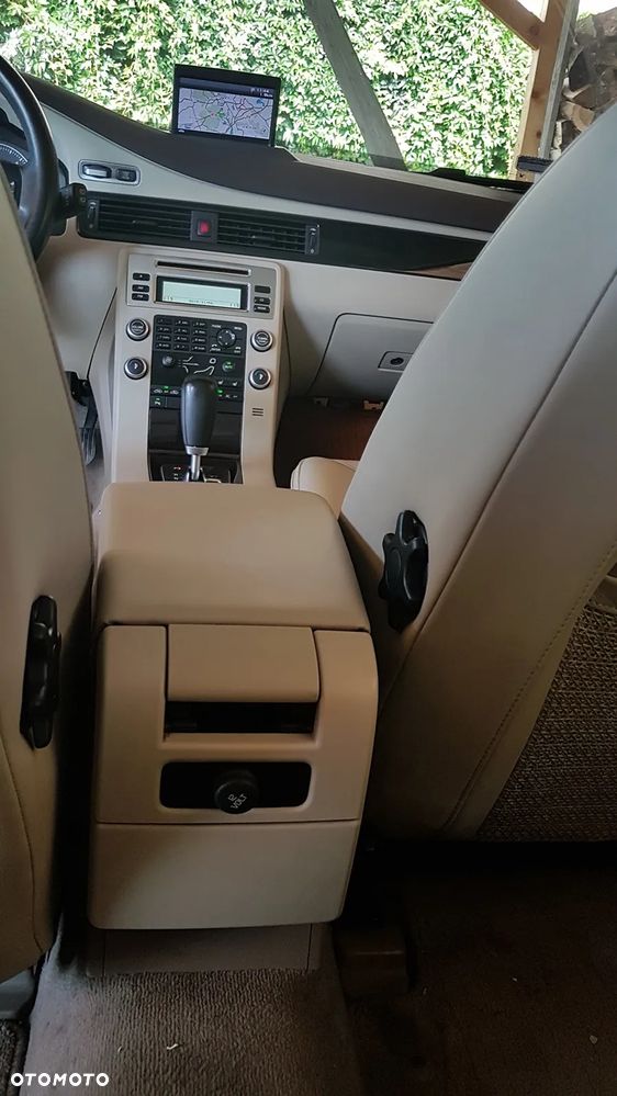 Volvo XC 70 - 10