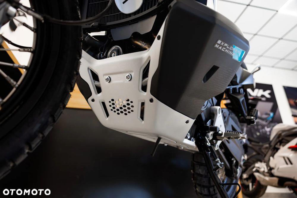CFMoto MT-X - 7