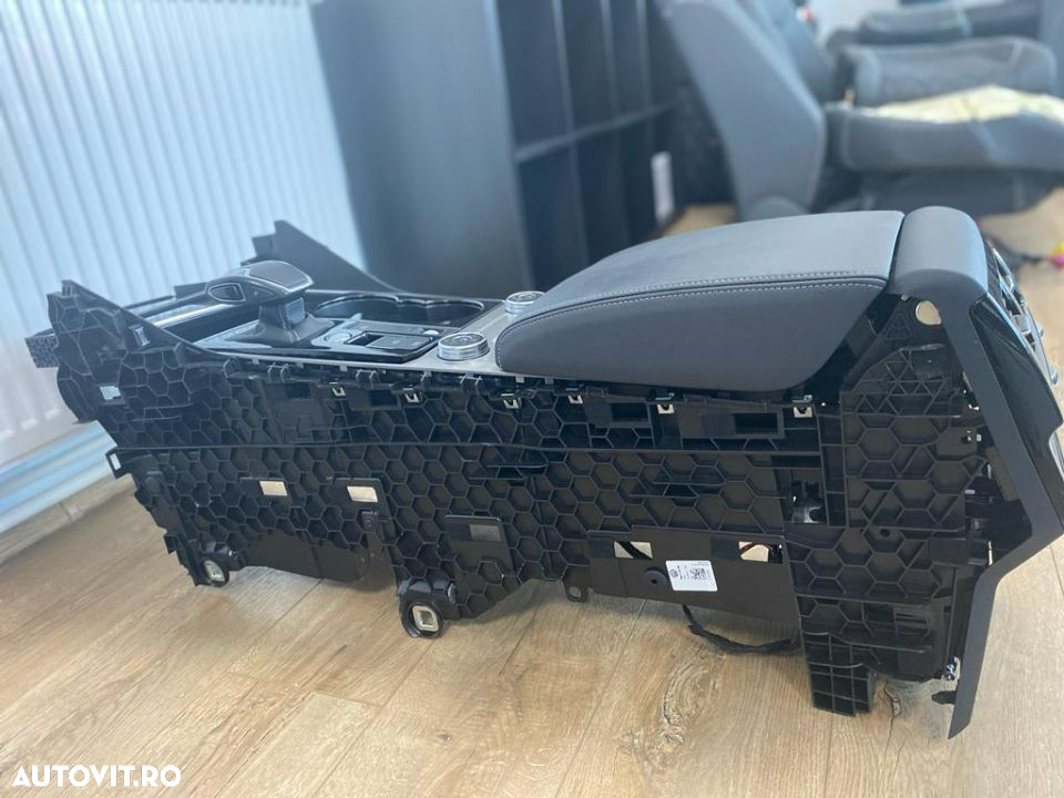Consola - VW TOUAREG CR7 - 7