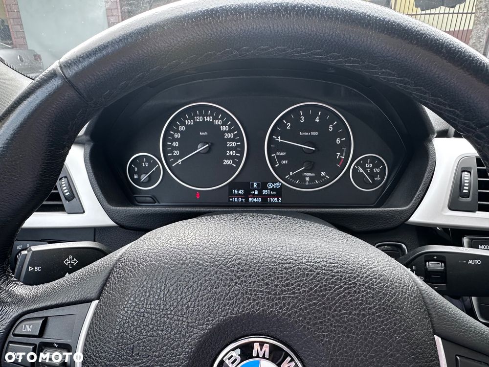 BMW Seria 3 318i - 12