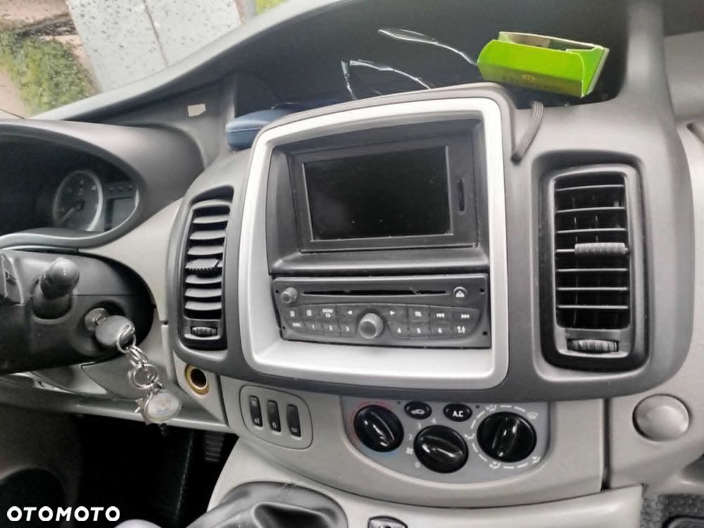Opel Vivaro - 8