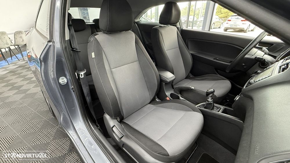 Hyundai i20 - 18