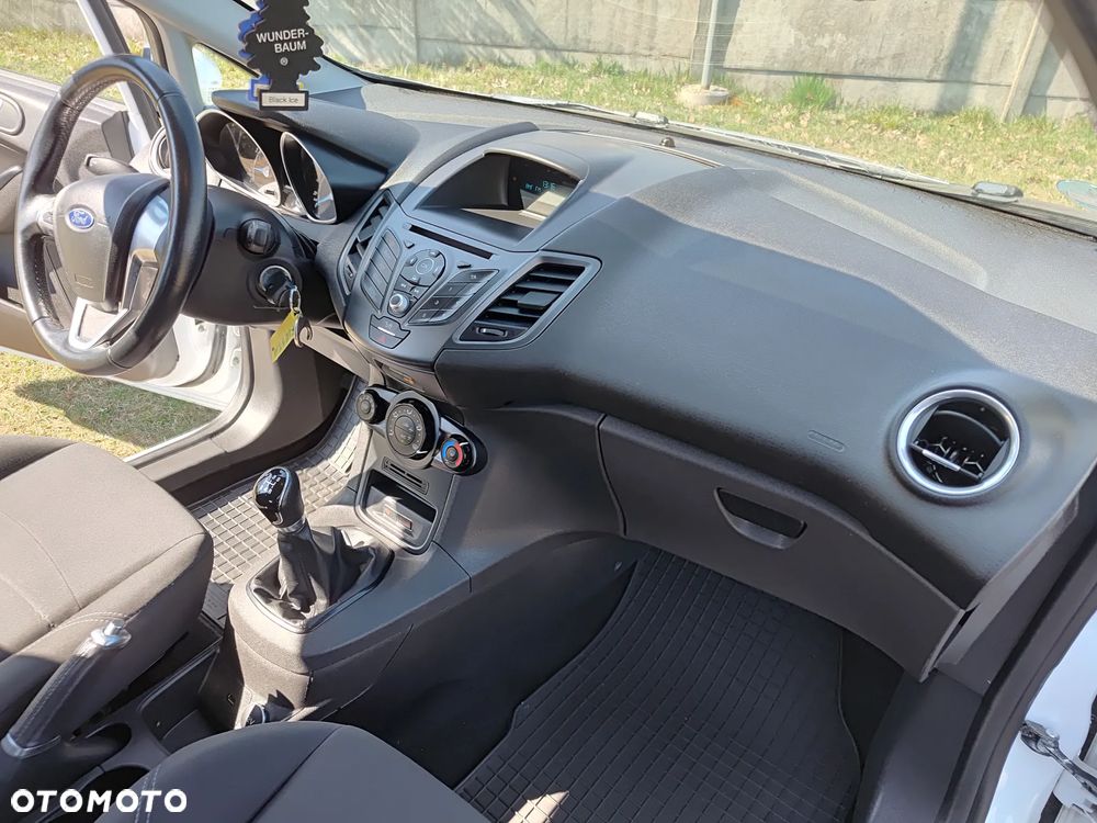 Ford Fiesta 1.25 Ambiente EU5 - 24