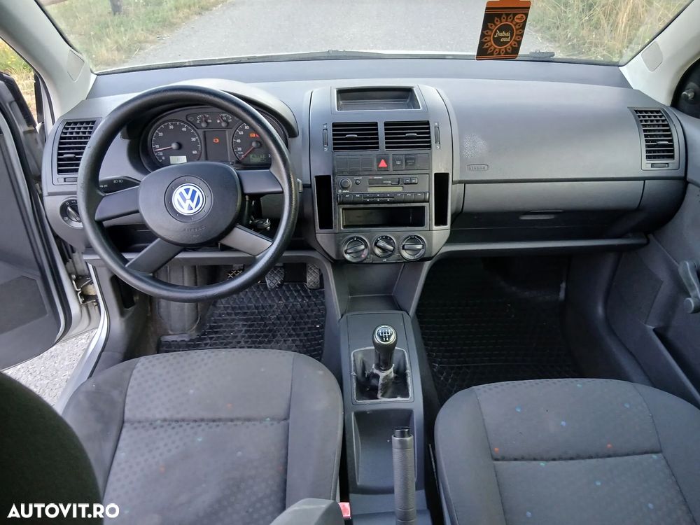 Volkswagen Polo 1.2 Attractive - 8