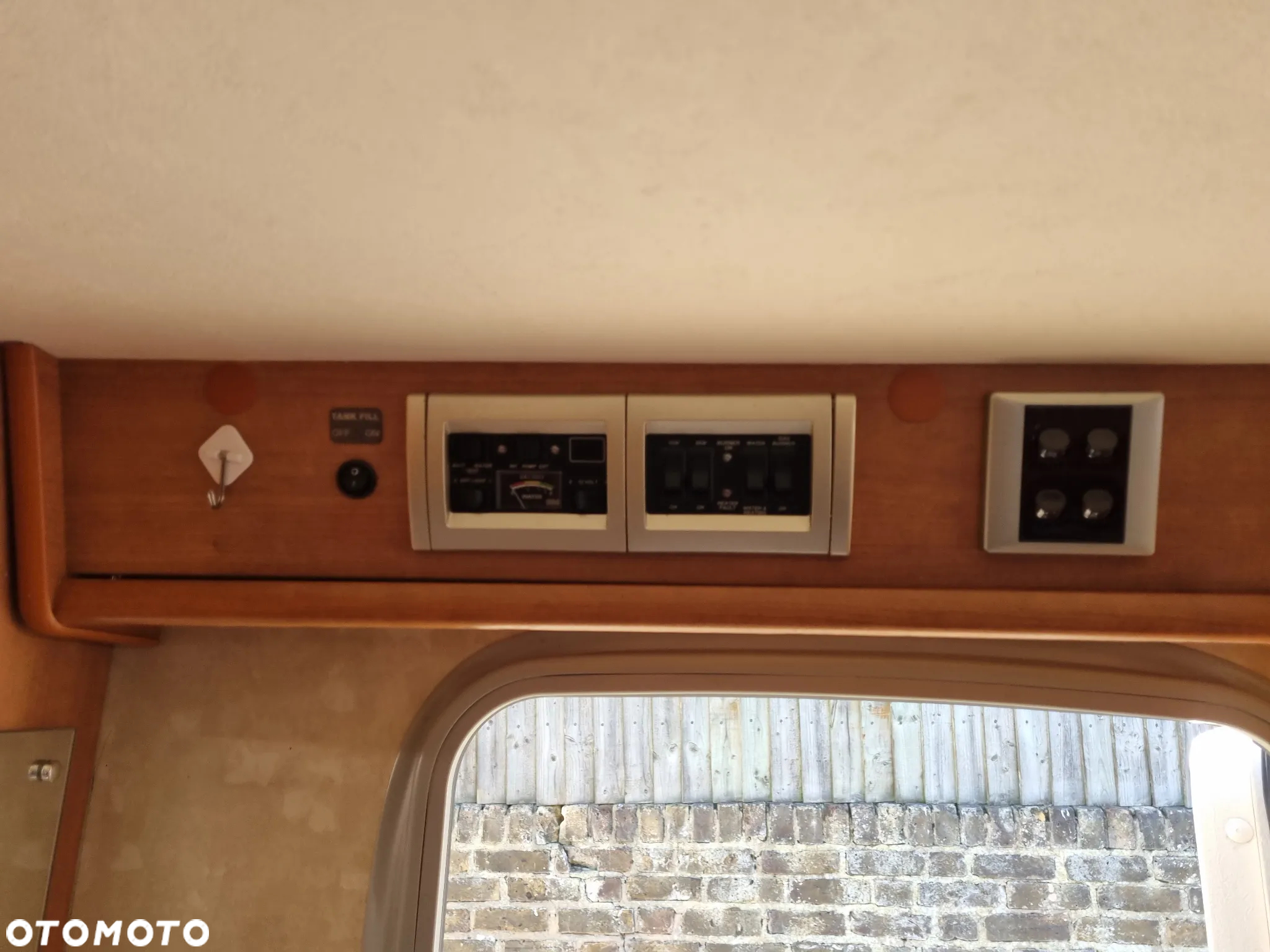 SWIFT Cameo Bessacarr 495 SL - 15