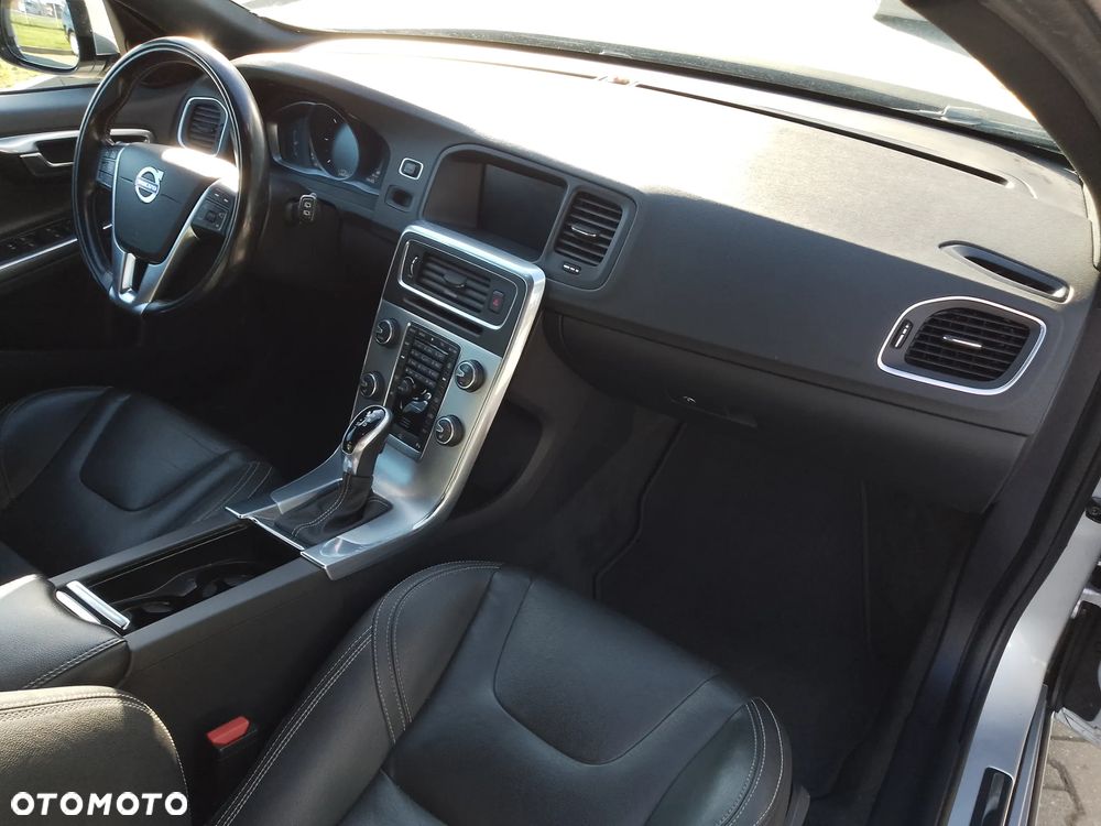 Volvo V60 D3 Geartronic Kinetic - 17