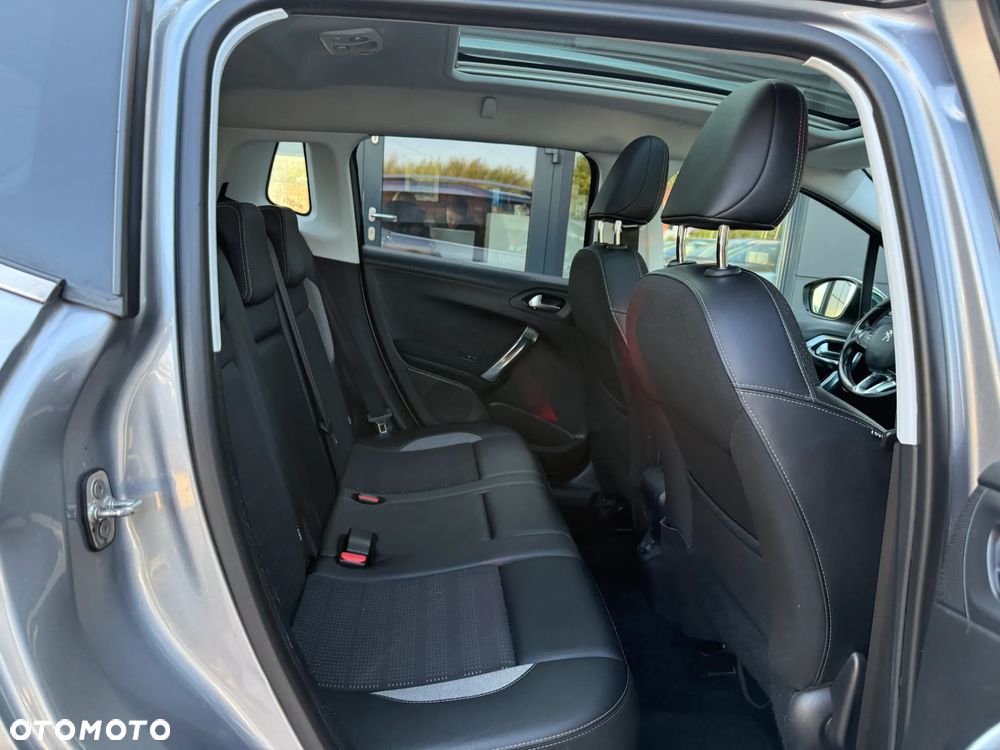 Peugeot 2008 1.2 Pure Tech Allure S&S - 33