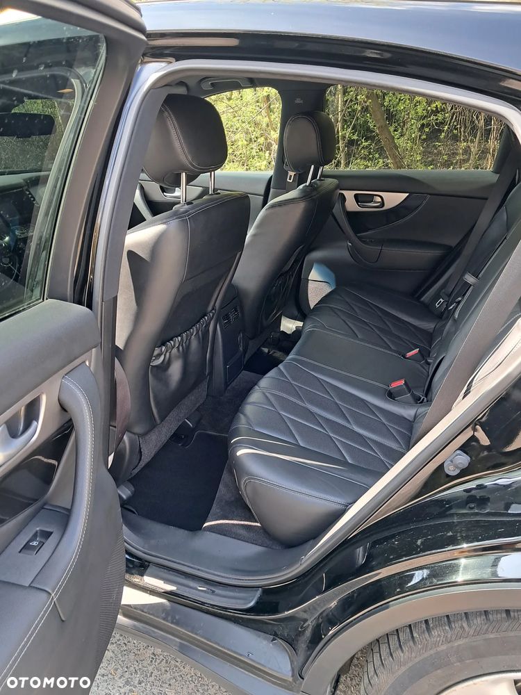 Infiniti FX - 7
