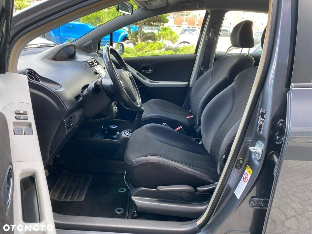 Toyota Yaris - 9