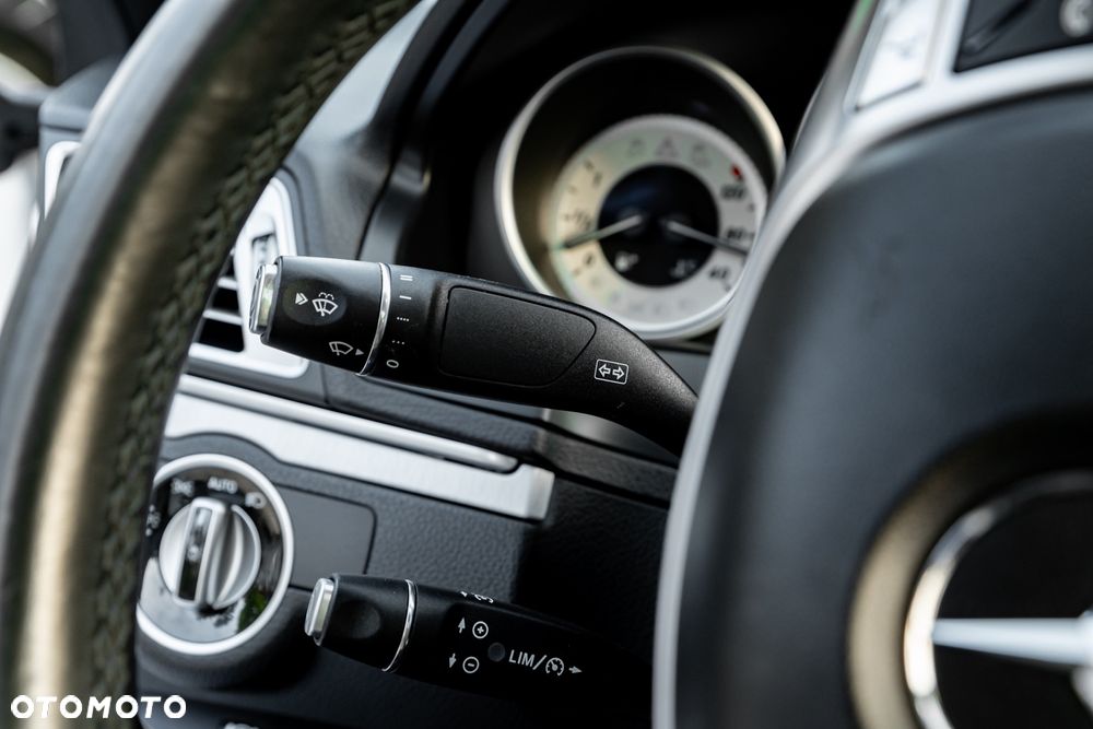 Mercedes-Benz Klasa E 250 7G-TRONIC - 39