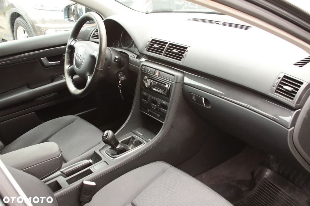 Audi A4 Limousine - 15