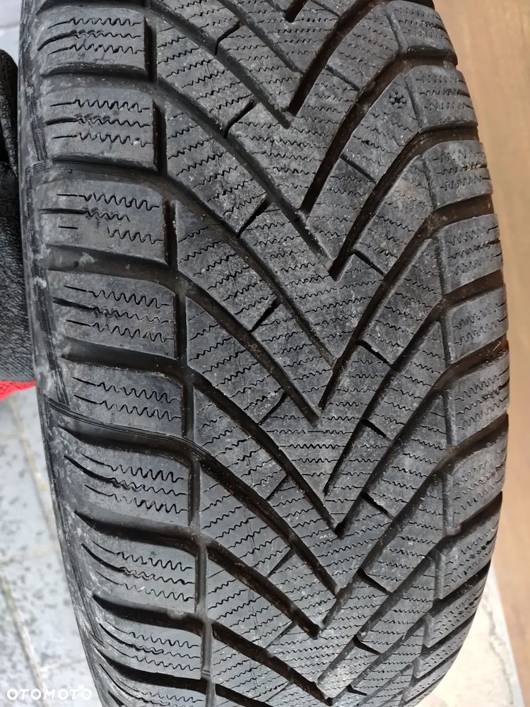 2 Opony zimowe Vredestein 215 65 r16 - 1