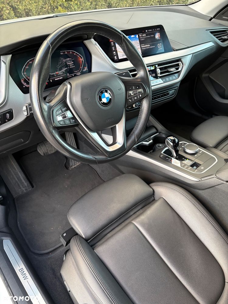 BMW Seria 2 218i - 15