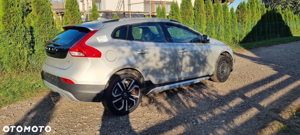 Volvo V40 2019 photo 2