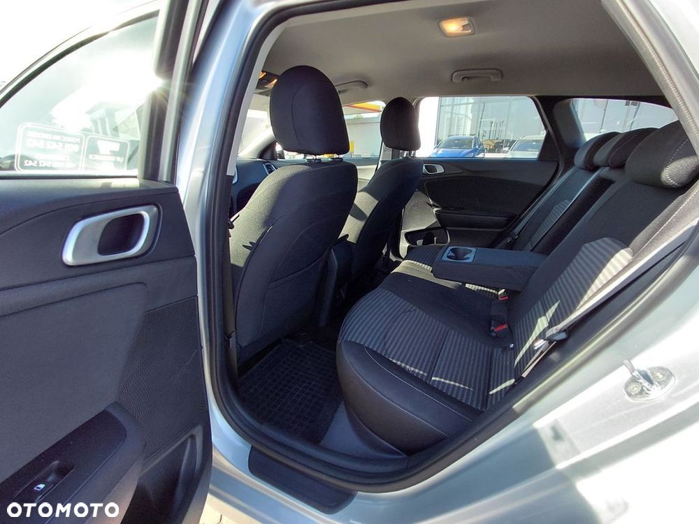 Kia Ceed 1.5 T-GDI M DCT - 21