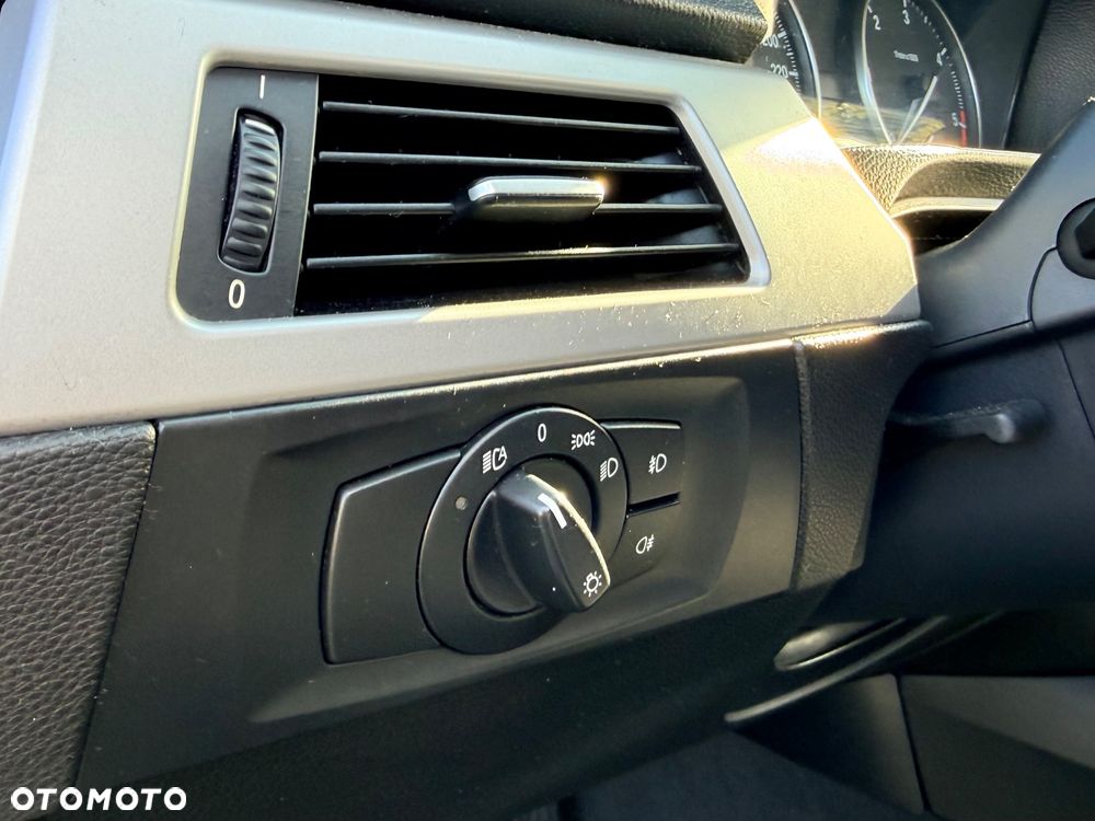 BMW Seria 3 320d - 12