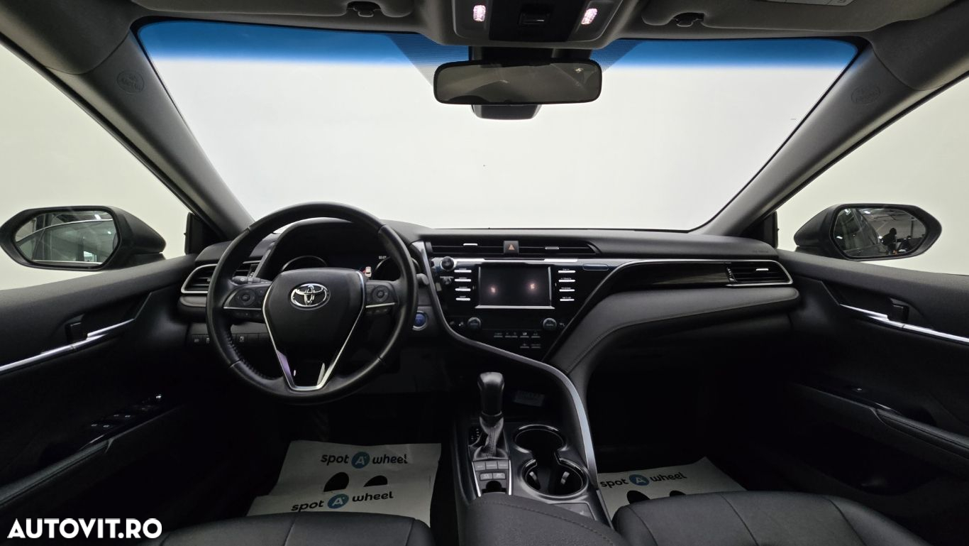 Toyota Camry - 14