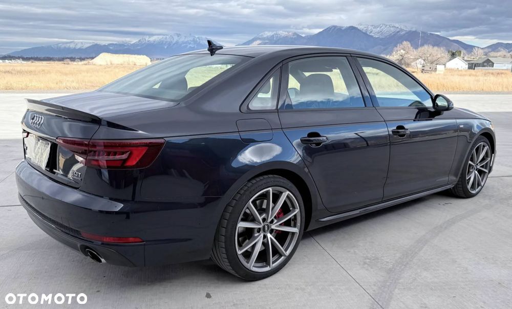 Audi A4 Limousine