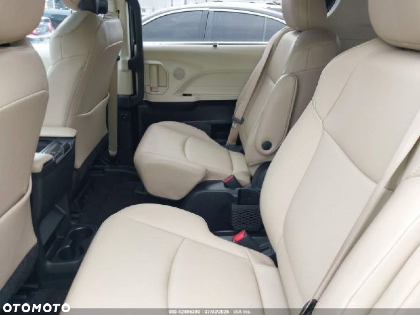 Toyota Sienna - 10