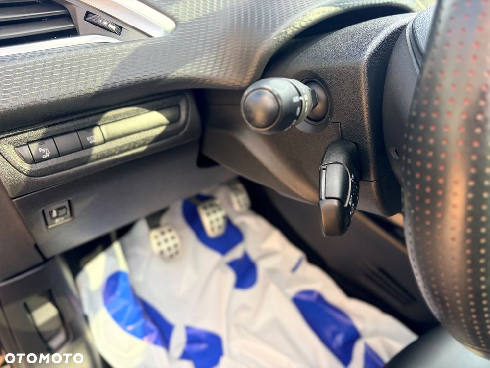 Peugeot 2008 BlueHDi FAP 120 STOP & START GT-Line Edition - 39