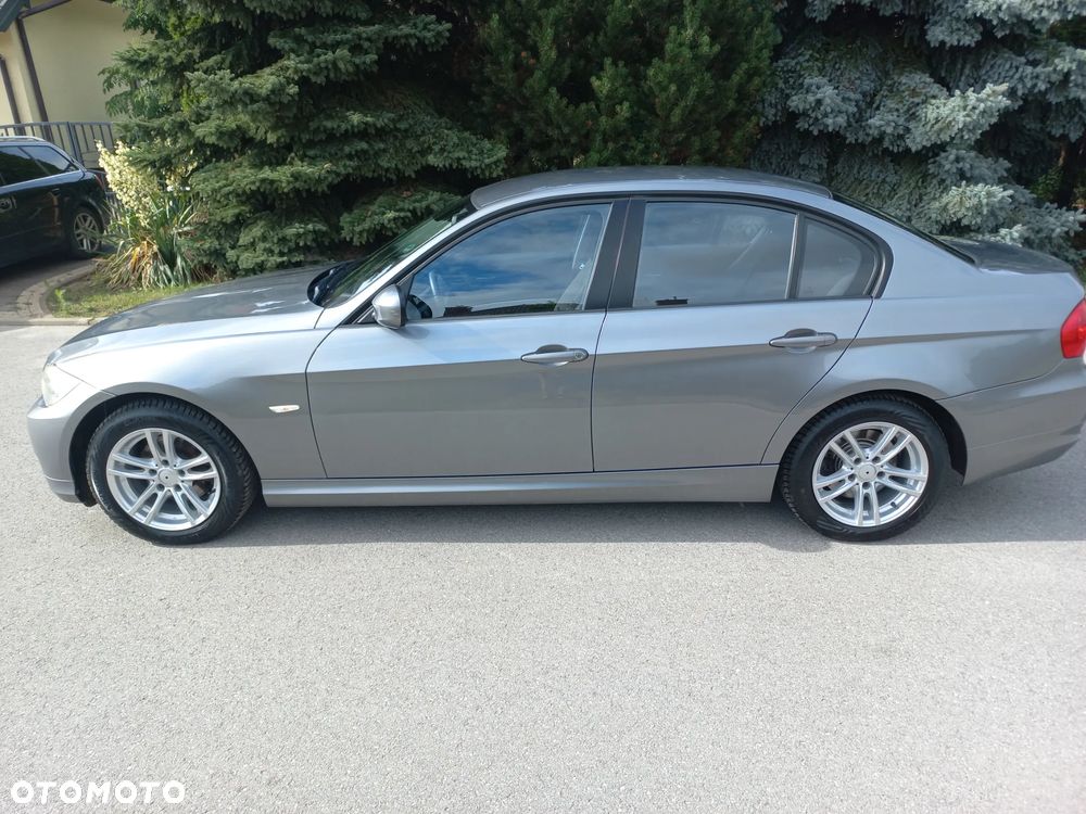 BMW Seria 3 318i Edition Exclusive - 8