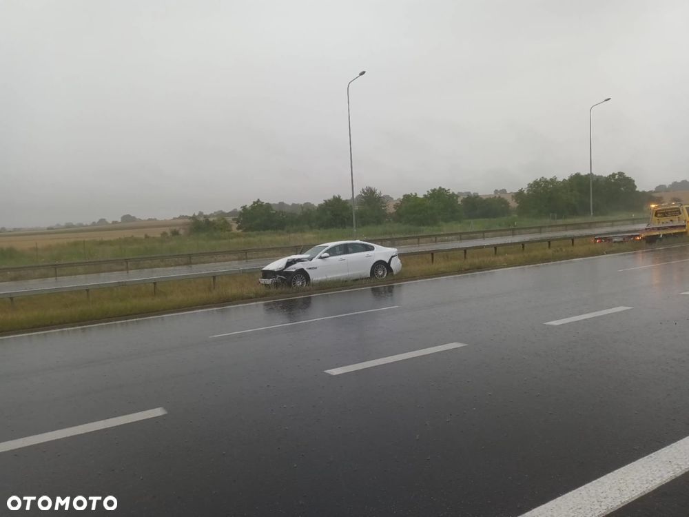 Jaguar XF 2.0 i4D Prestige - 2