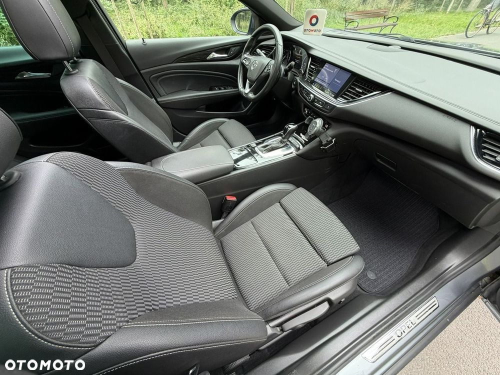 Opel Insignia - 35
