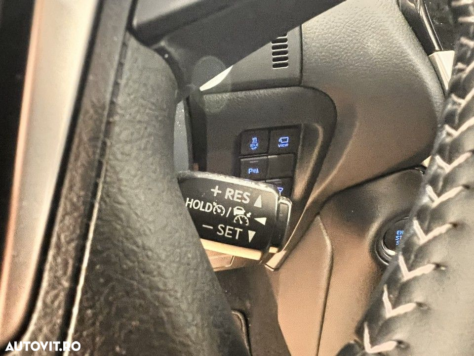 Toyota Land Cruiser - 20