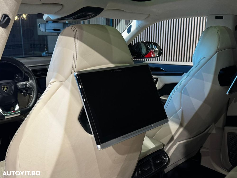 Lamborghini URUS - 10