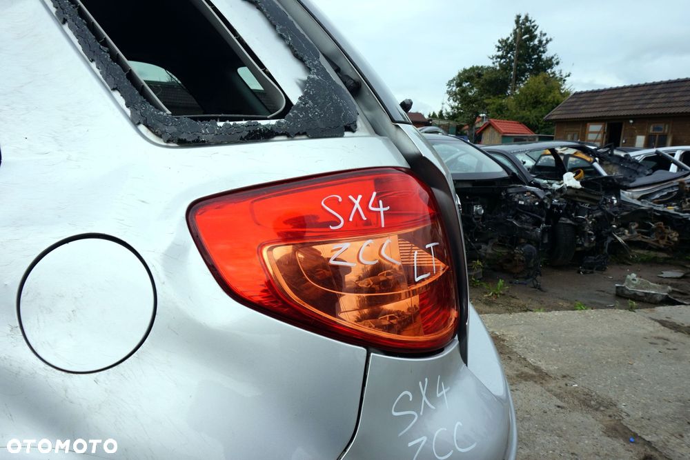 LAMPA TYLNA LEWA SX4 LIFT HB 35670-79J00 SUZUKI 2010-2014 - 3