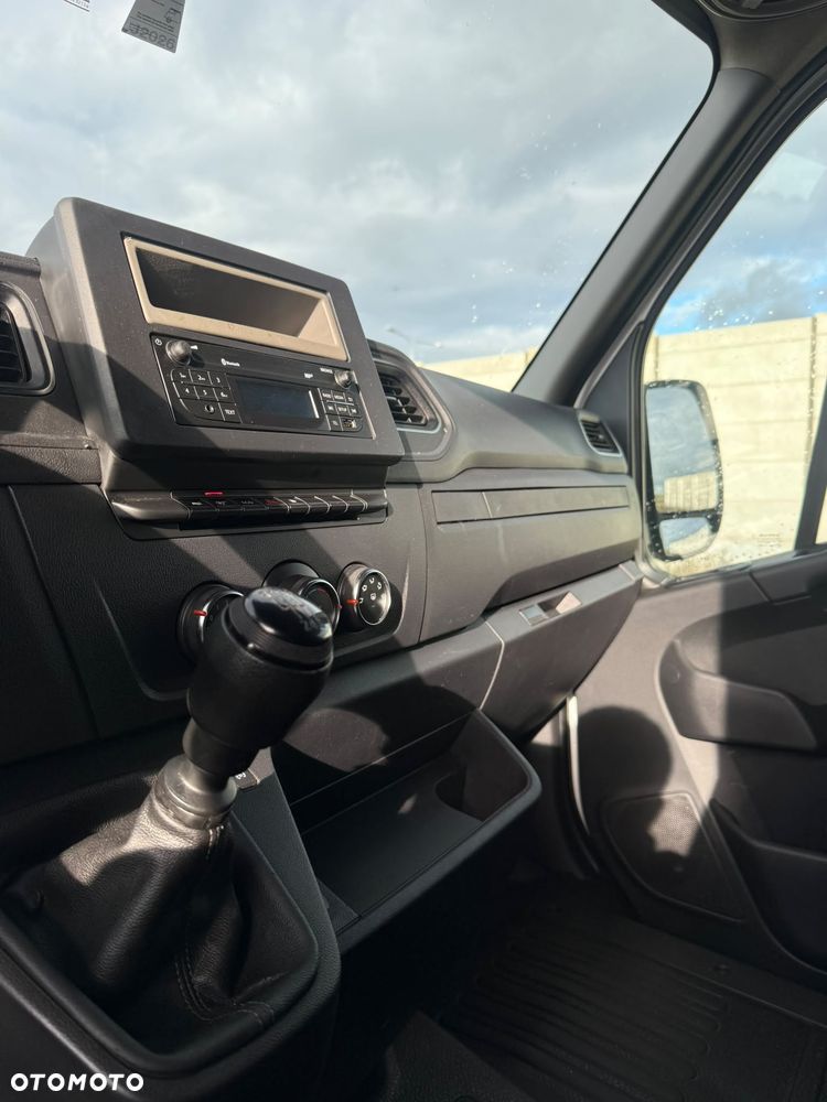 Renault Master III - 17