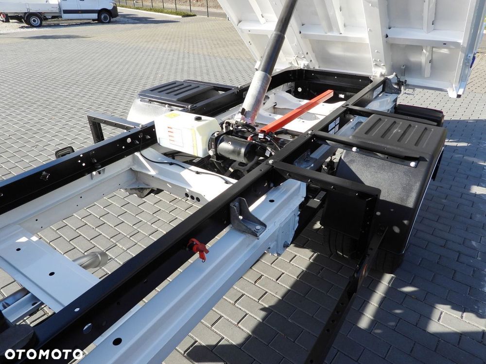 Volkswagen CRAFTER WYWROTKA TEMPOMAT NAWIGACJA BLIŹNIACZE KOŁA KLIMATYZACJA  180KM - 22