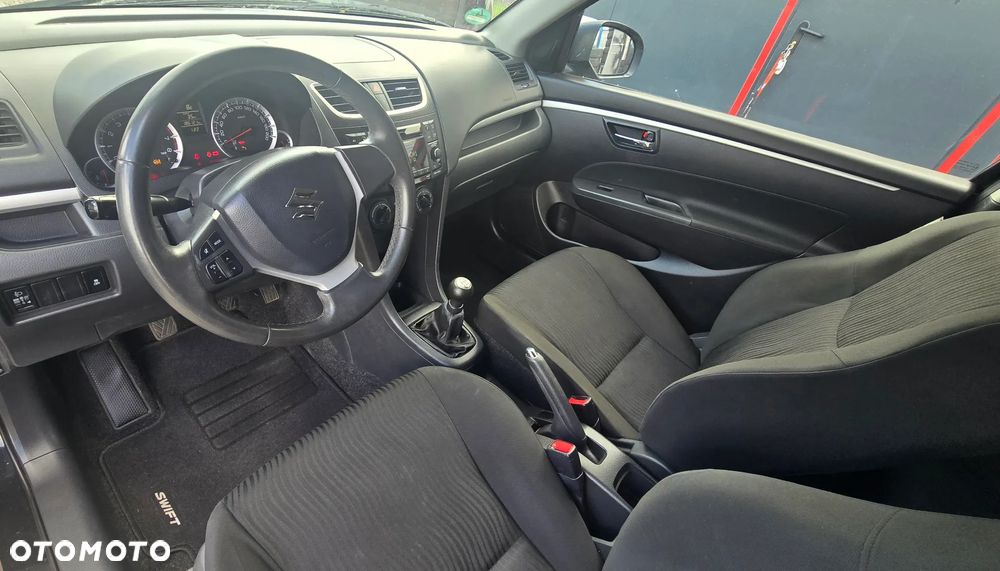 Suzuki Swift 1.2 BlackWhite - 11
