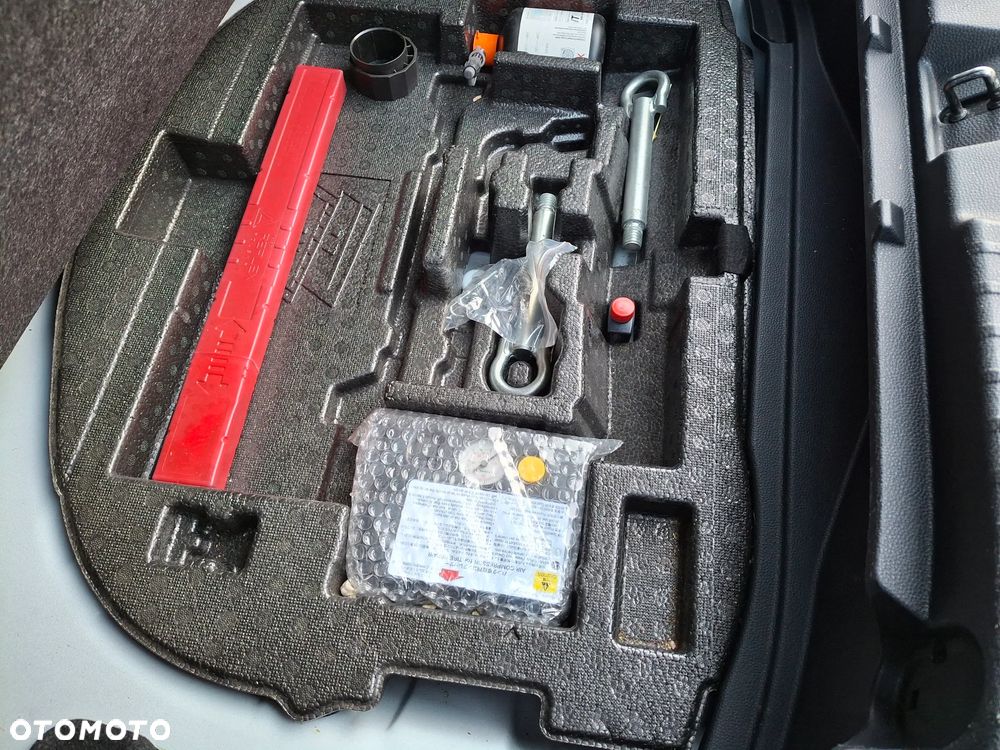 Toyota Corolla 1.8 Hybrid Comfort - 23