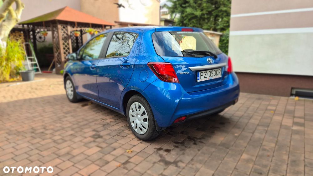 Toyota Yaris Hybrid 100 Premium - 9