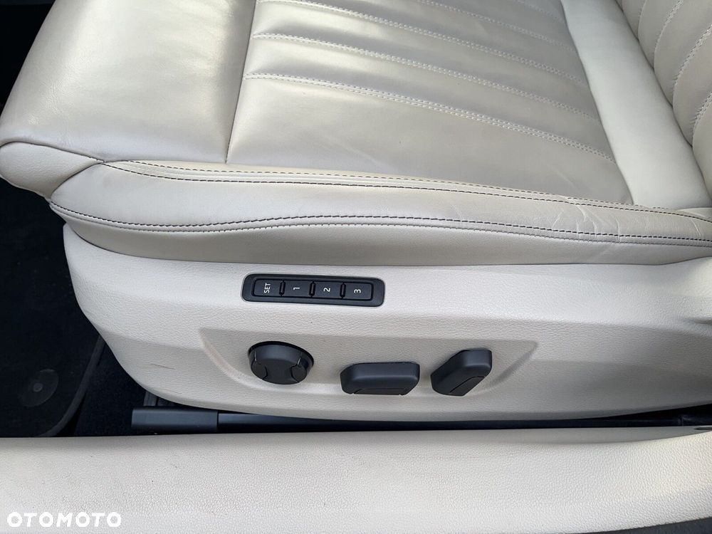 Skoda Superb 2.0 TDI SCR 4x4 L&K DSG - 17