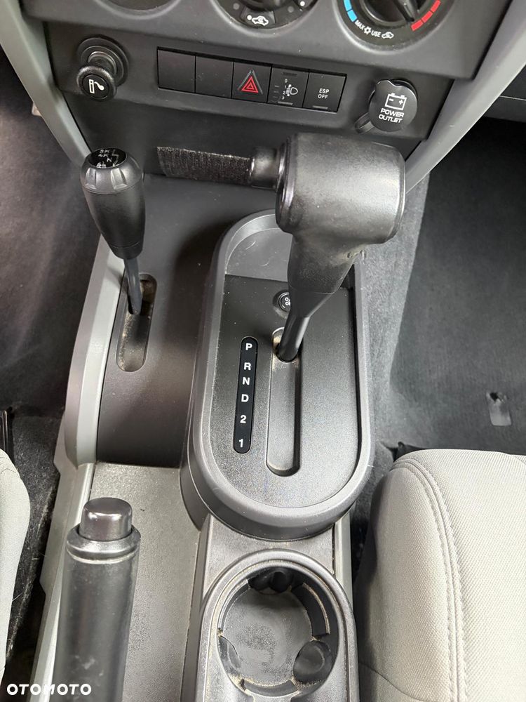 Jeep Wrangler - 32
