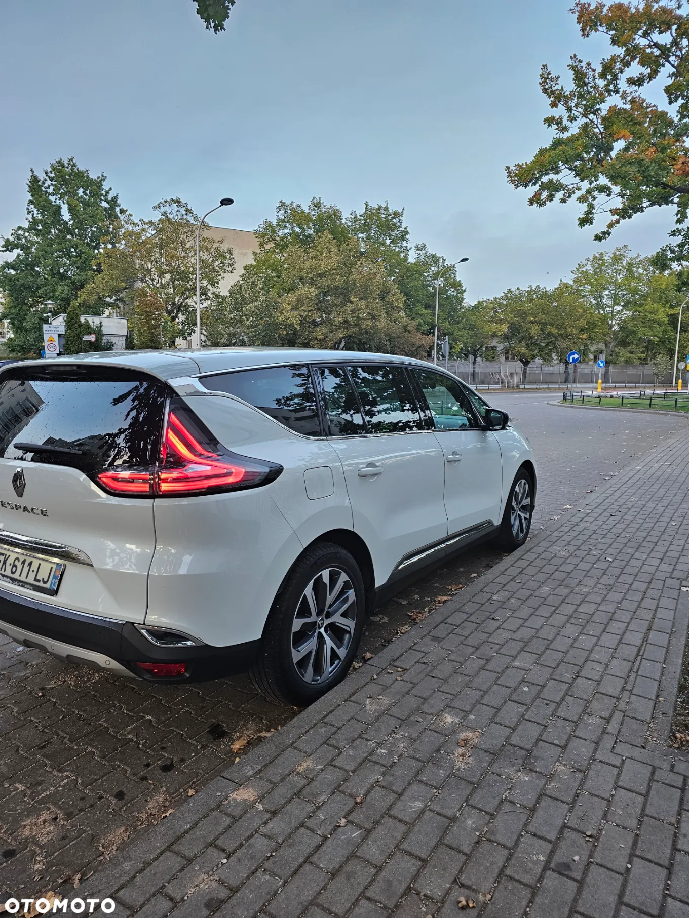 Renault Espace 1.6 dCi Energy Magnetic EDC 7os - 4