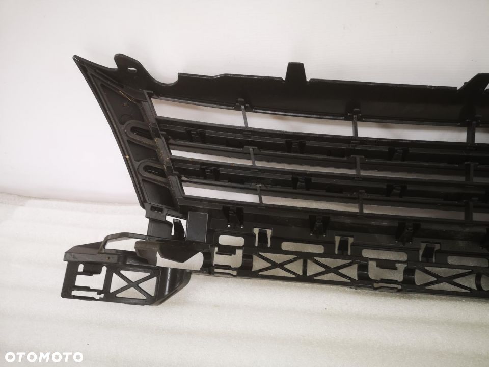 VW CADDY / TOURAN 10-14 ATRAPA PRZÓD / GRILL NR 2K5853651 1T0853651BQ 1T0853653L NR AUKCJI NG434 - 8