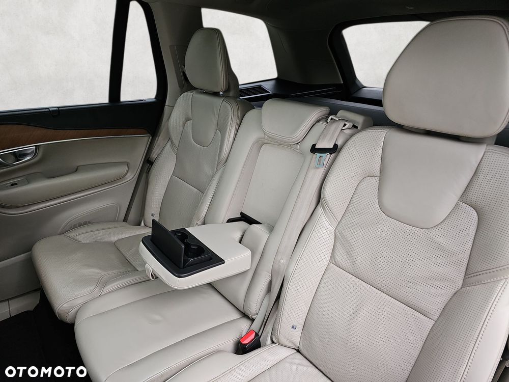 Volvo XC 90 - 24