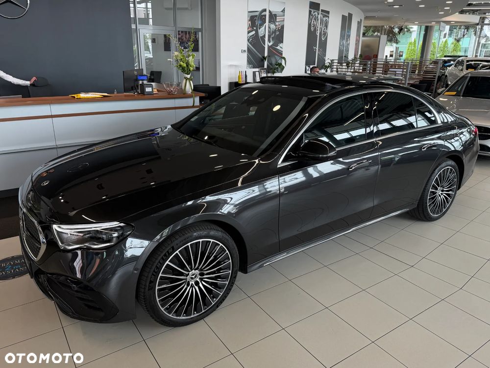 Mercedes-Benz Klasa E 300 4-Matic AMG - 4