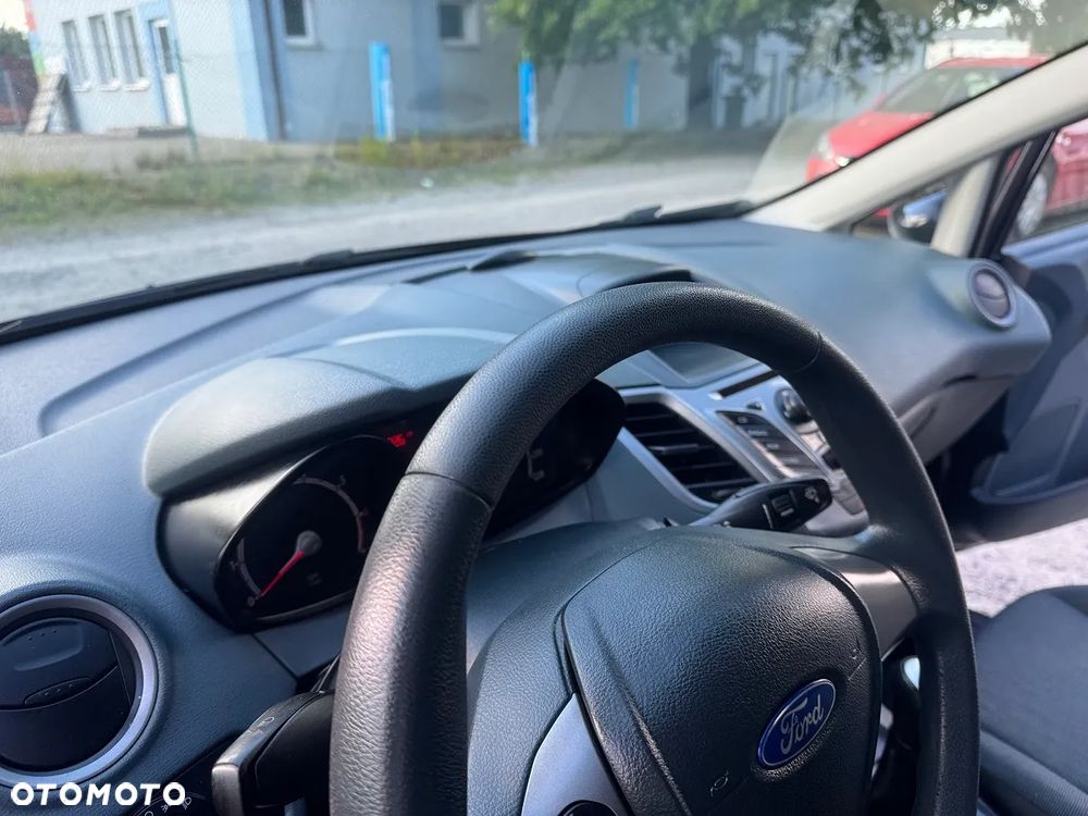 Ford Fiesta - 21