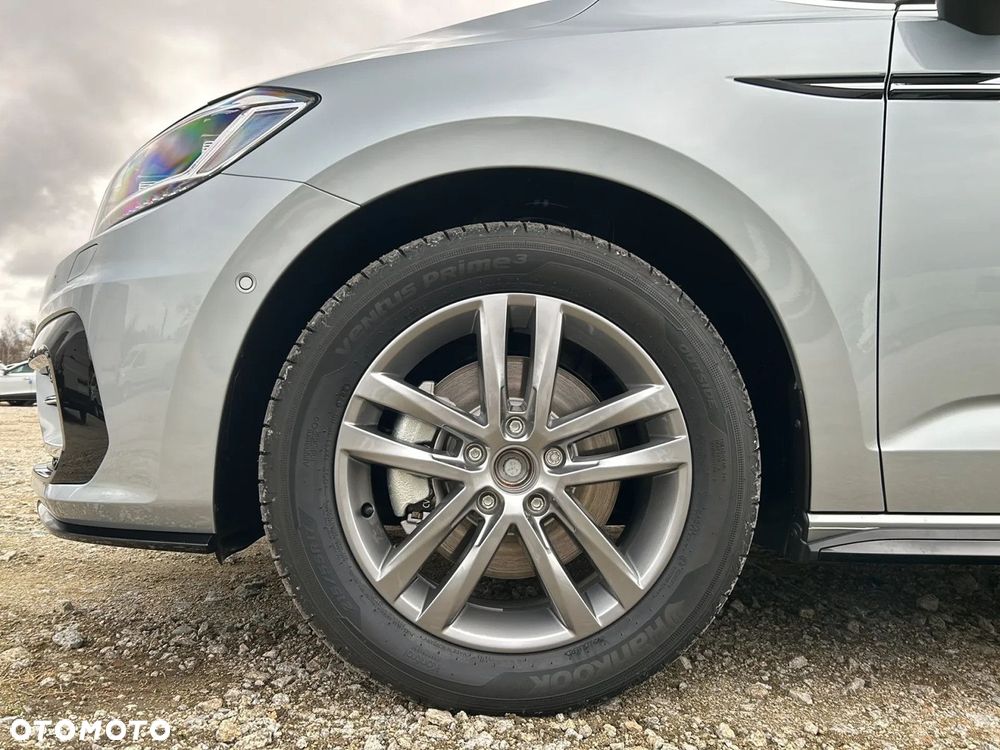 Volkswagen Touran - 21