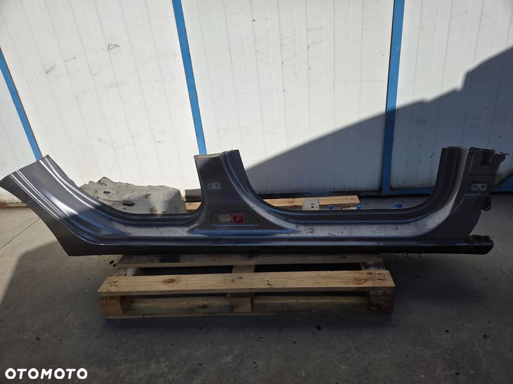 Próg prawy cały długi Peugeot 308 T9 HB KCAC - 1