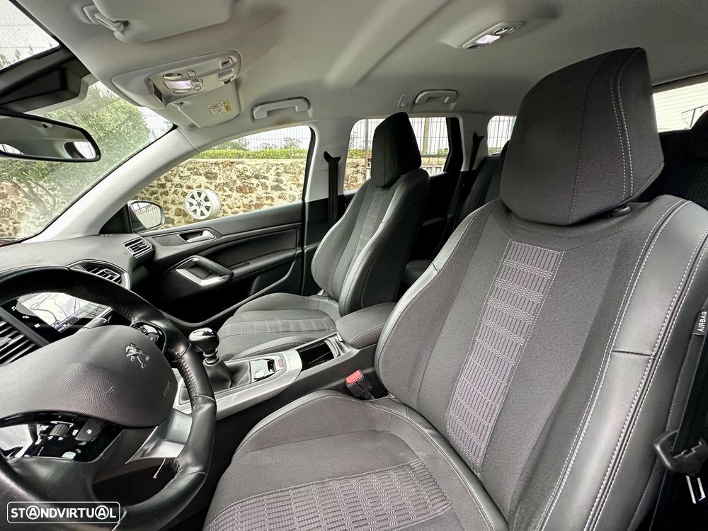 Peugeot 308 1.2 PureTech Allure - 20