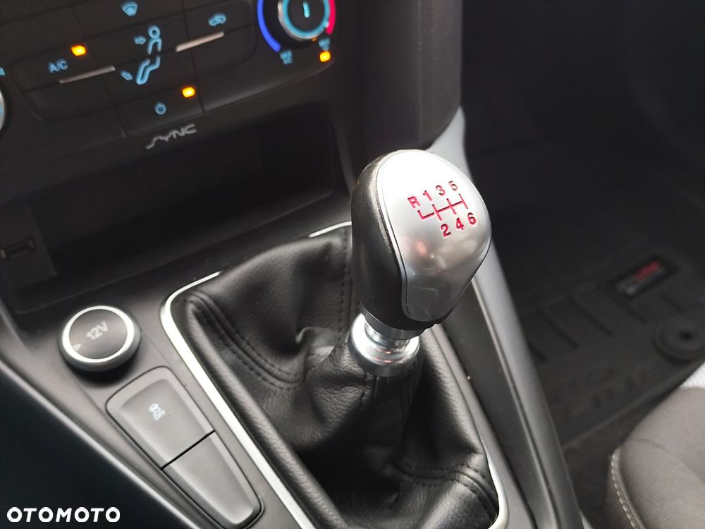 Ford Focus 2.0 EcoBoost ST - 19